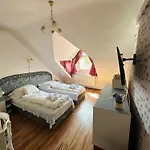 Casa de hóspedes Centrum Panzió 3*