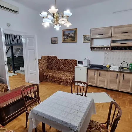 Centrum Panzió Debreţin