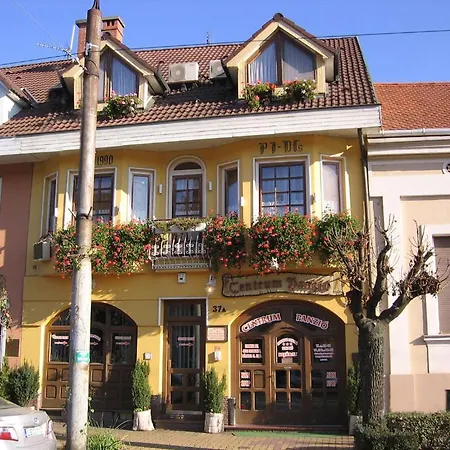 Centrum Panzió Pensiune Debreţin